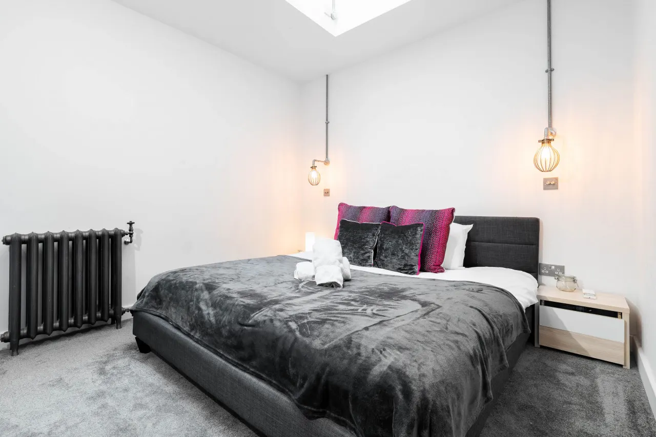 Stylish City Centre Penthouse - Large Private Terrace - Parking 19