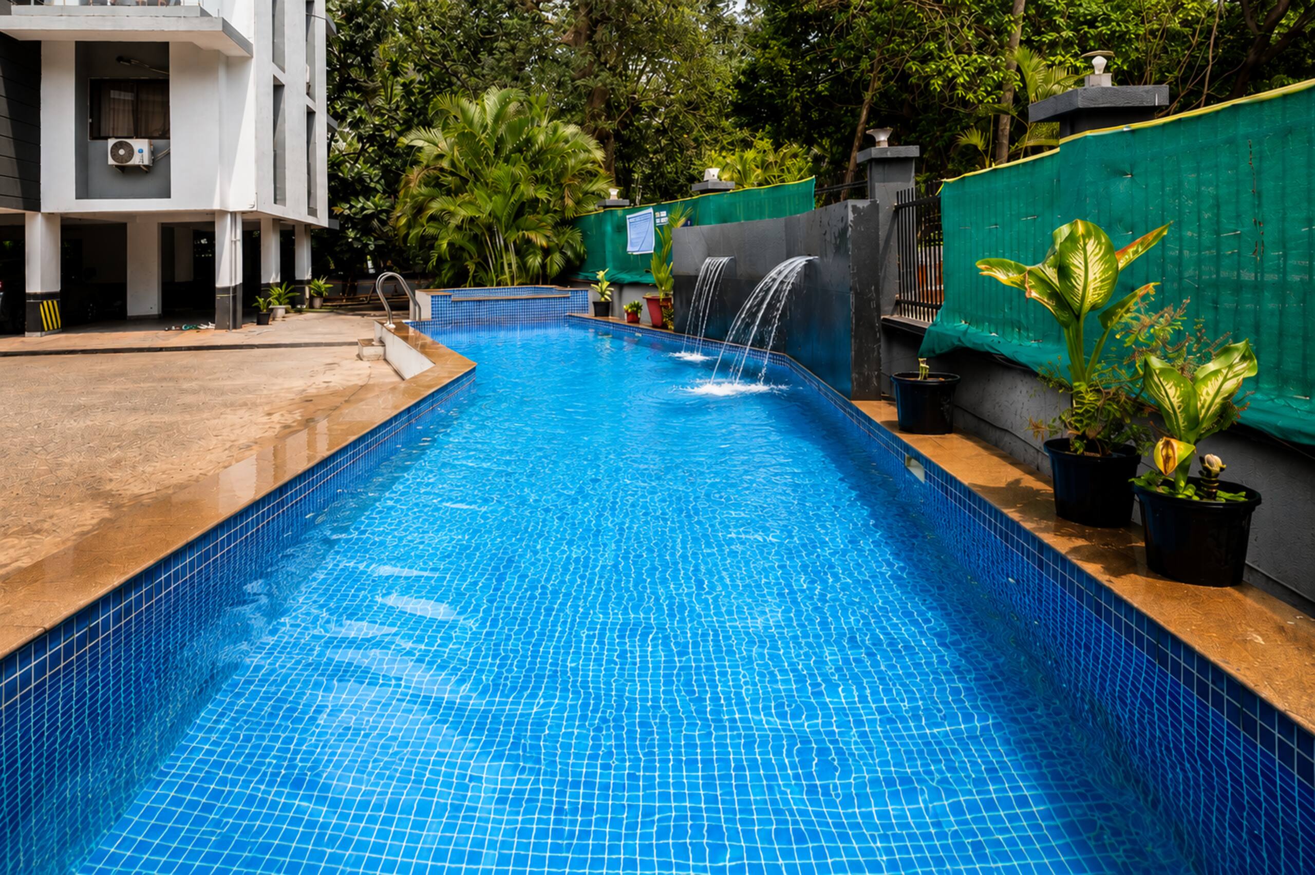 Designer 2BHK w/ Pool • North Goa • Near Candolim 7