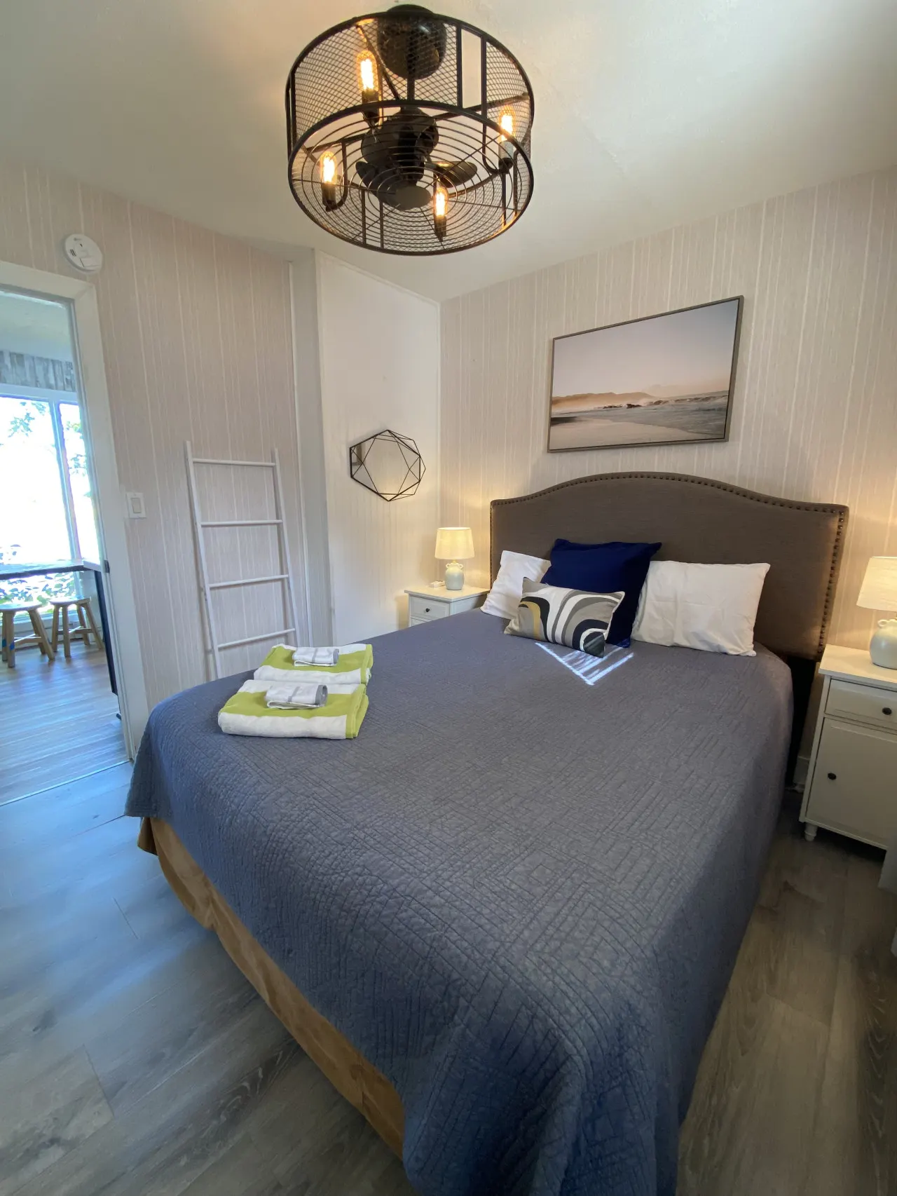 The Nest - Cozy Waterfront on Huycks Bay, PEC 13