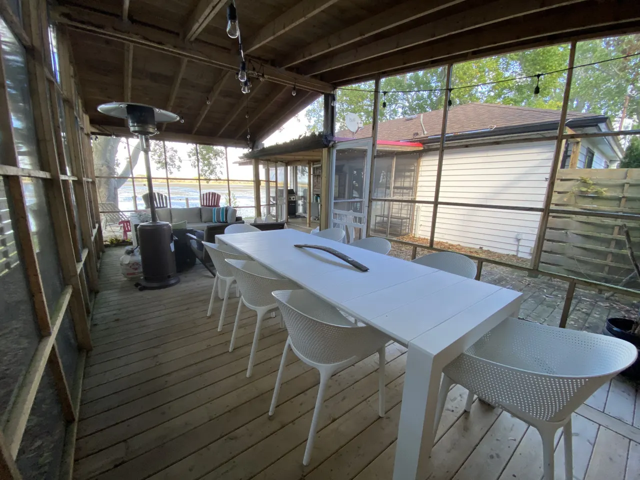 The Nest - Cozy Waterfront on Huycks Bay, PEC 18