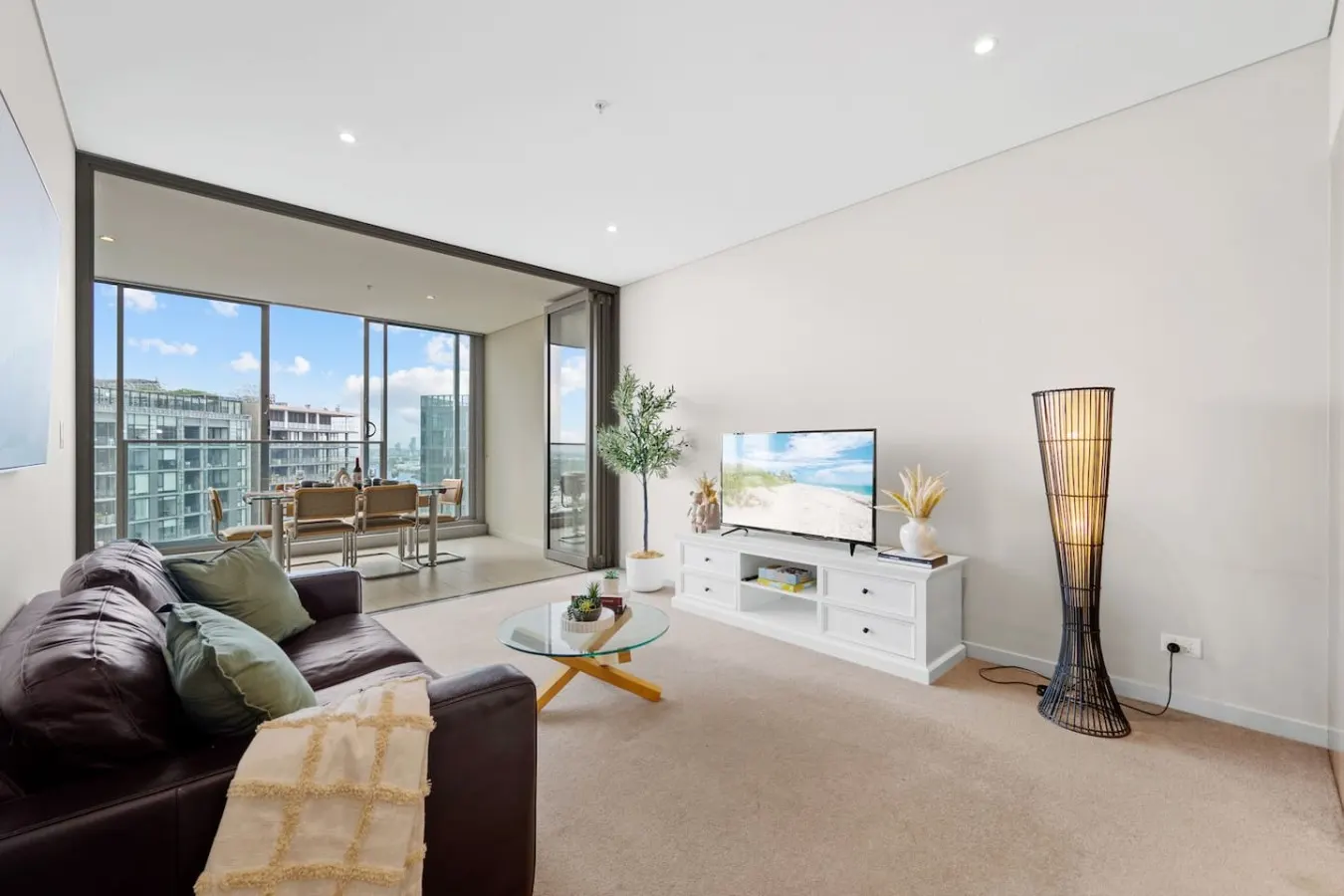 High-Rise Haven with Spectacular Skyline Views 9