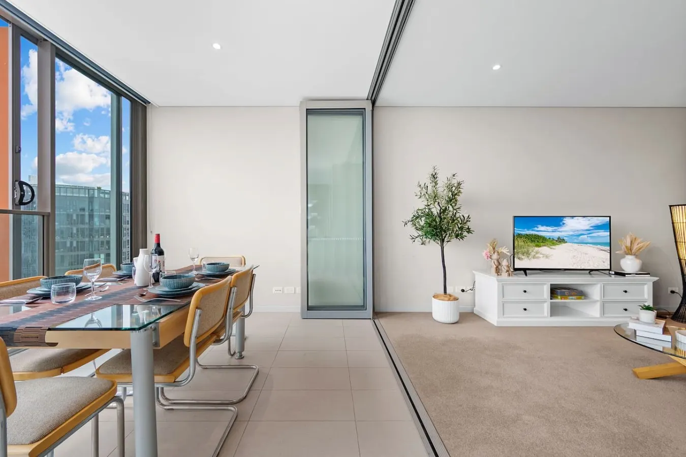 High-Rise Haven with Spectacular Skyline Views 10
