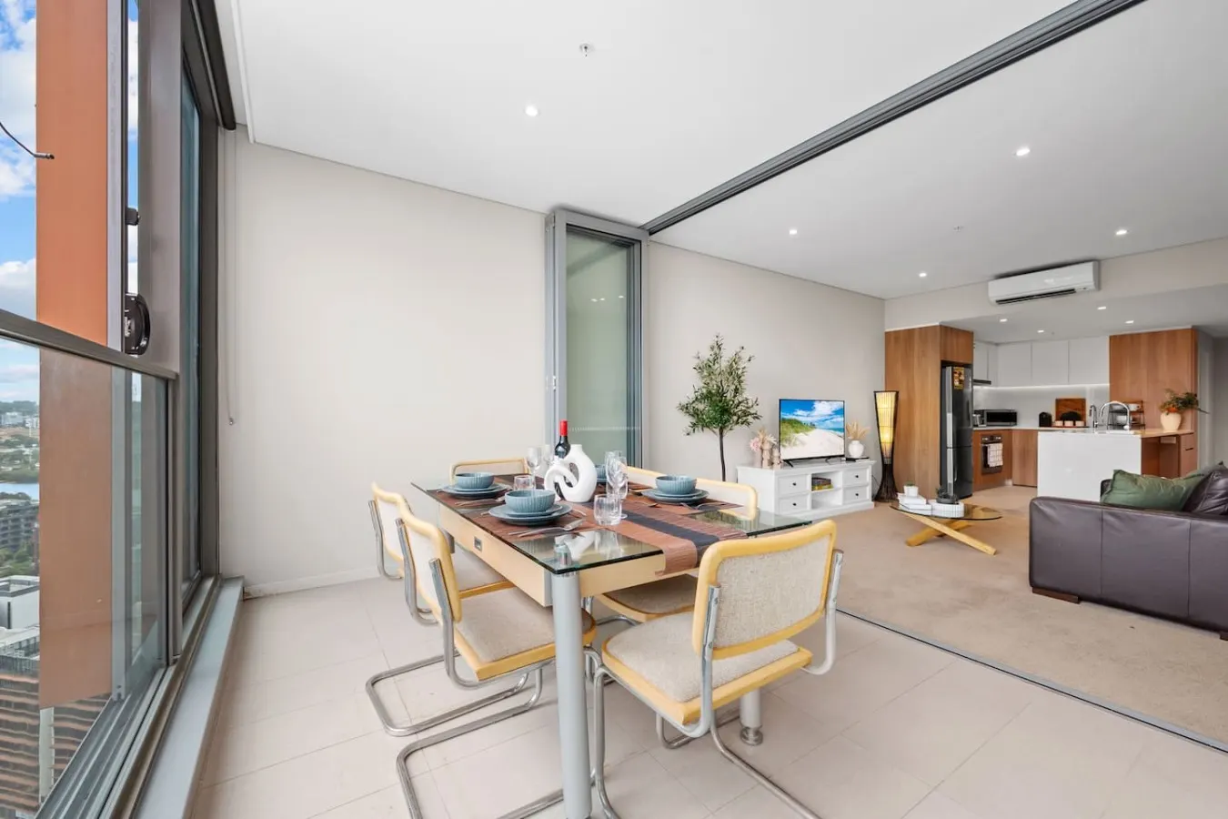 High-Rise Haven with Spectacular Skyline Views 16