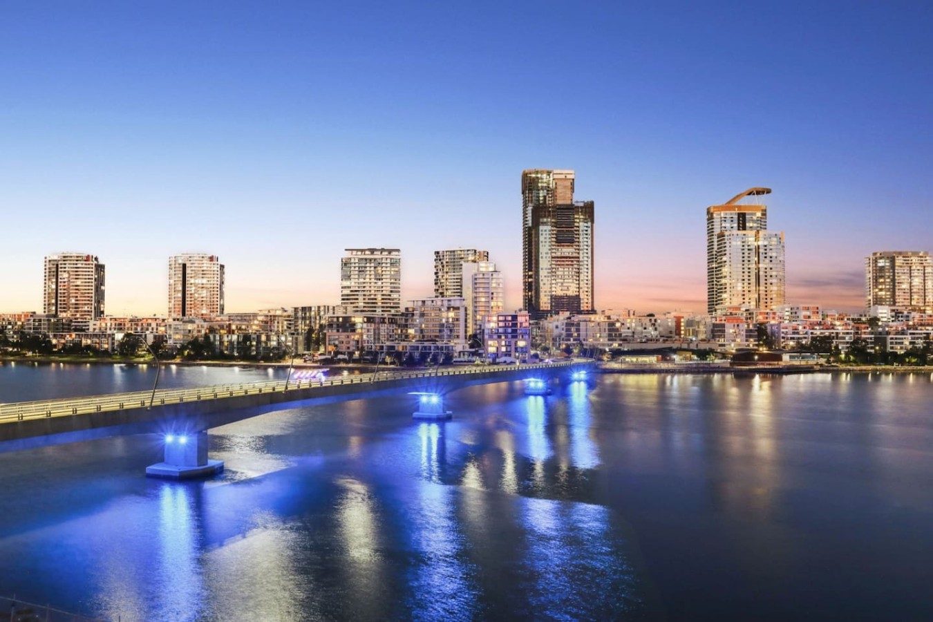 High-Rise Haven with Spectacular Skyline Views 6