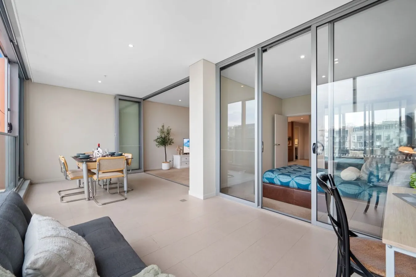 High-Rise Haven with Spectacular Skyline Views 8