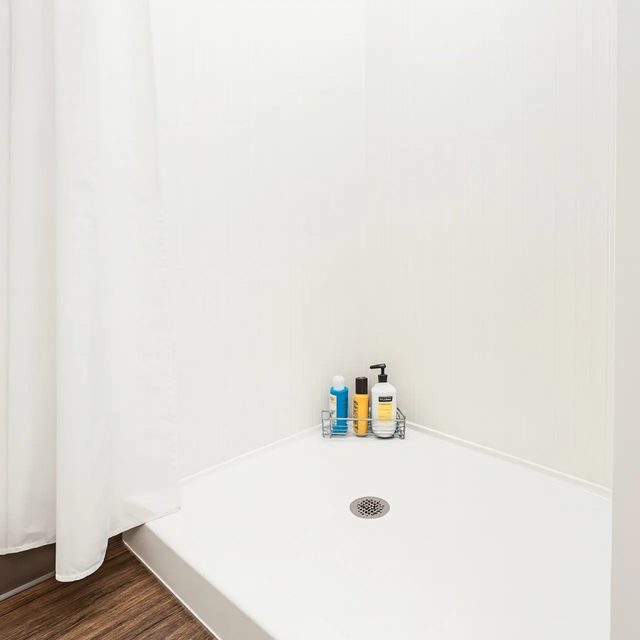 Sleek 2BR Apt Pool + Easy Downtown Access 32S 11