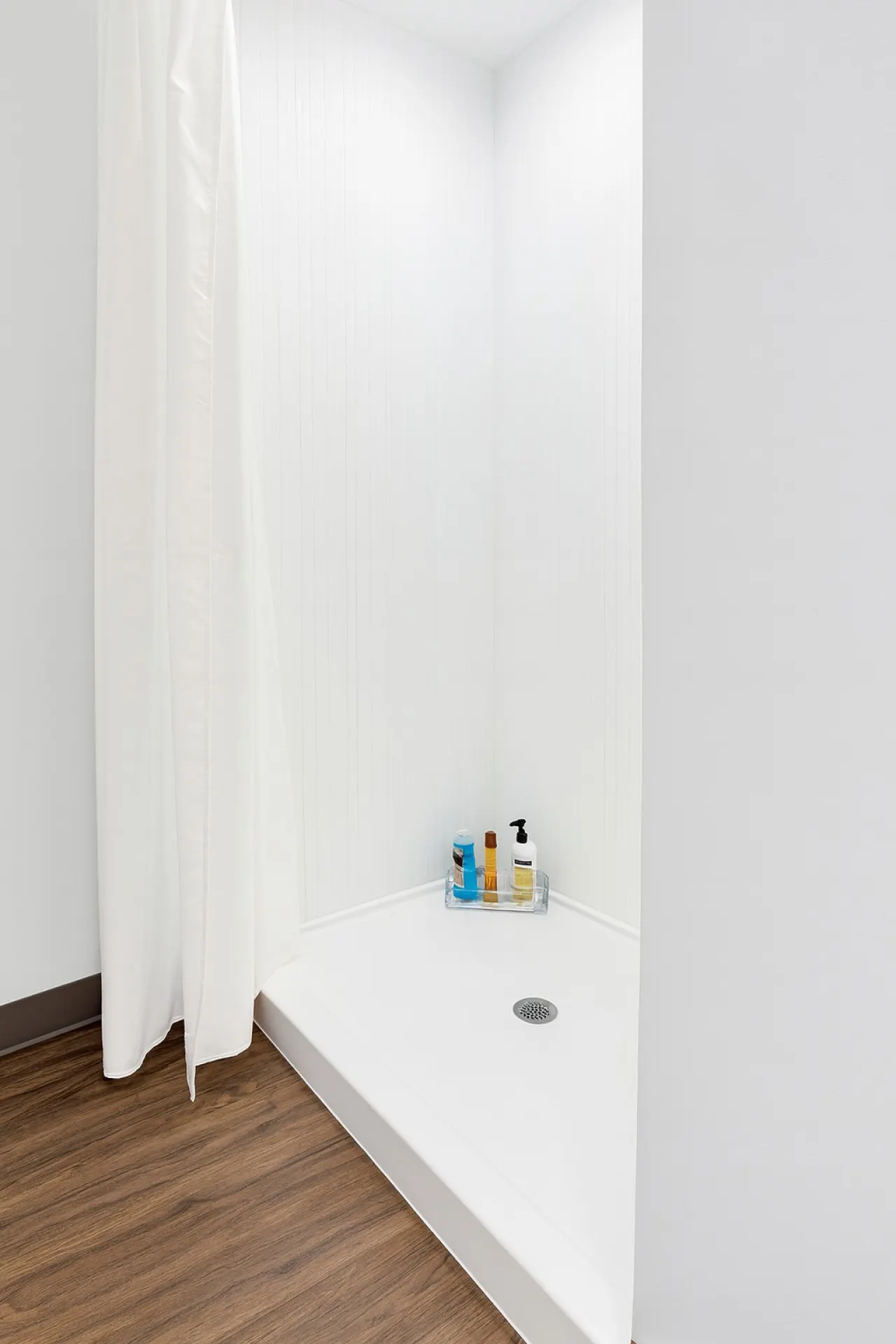 Sleek 2BR Apt Pool + Easy Downtown Access 32S 12