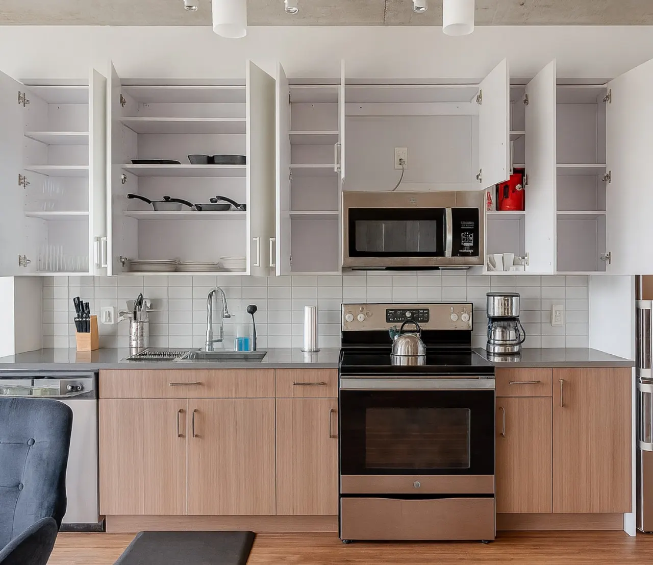 Sleek 2BR Apt Pool + Easy Downtown Access 32S 13