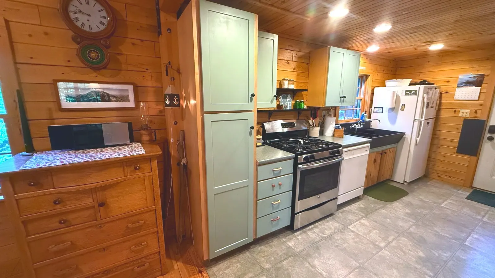Bobcat Cabin 10