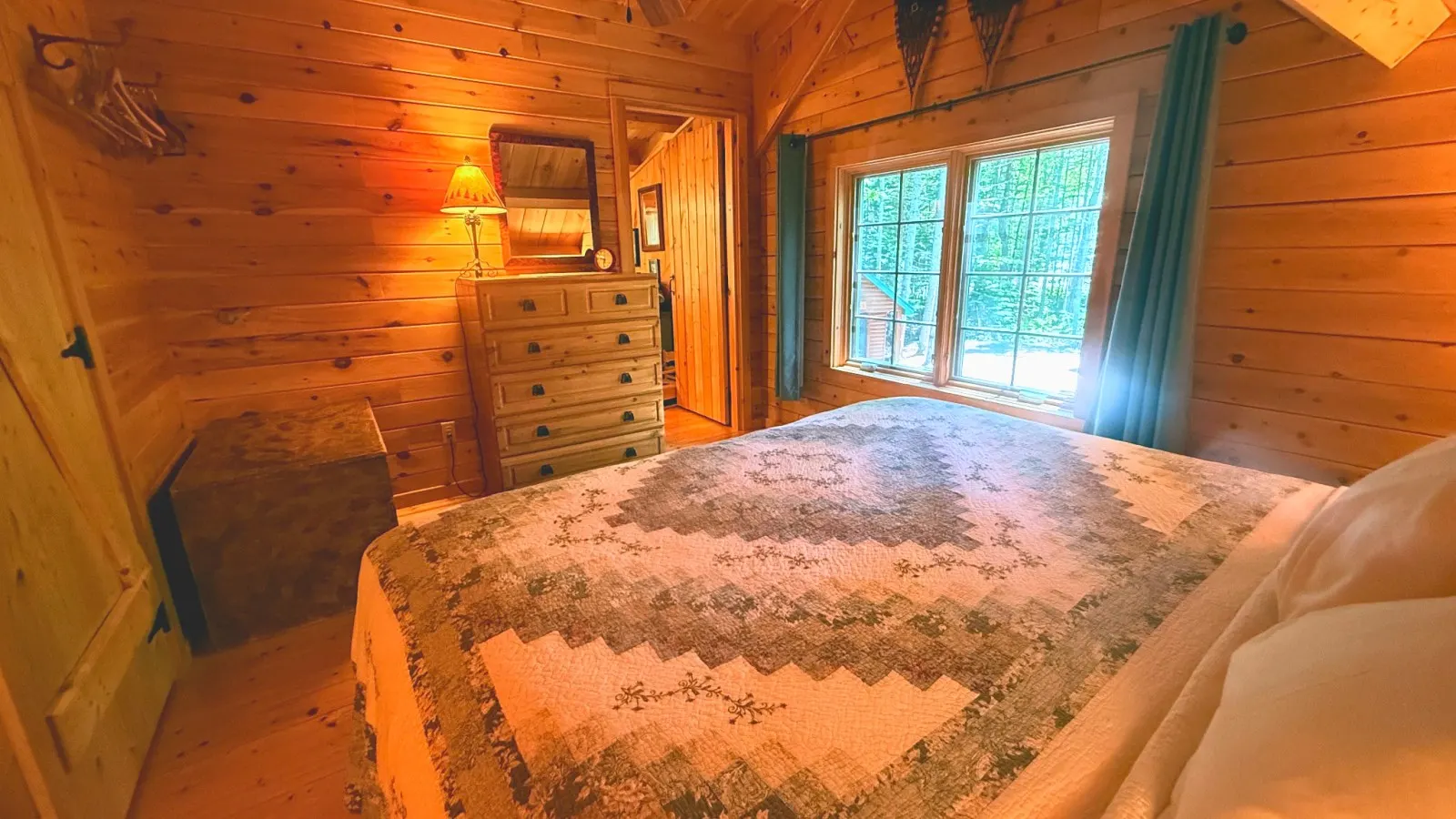 Bobcat Cabin 16