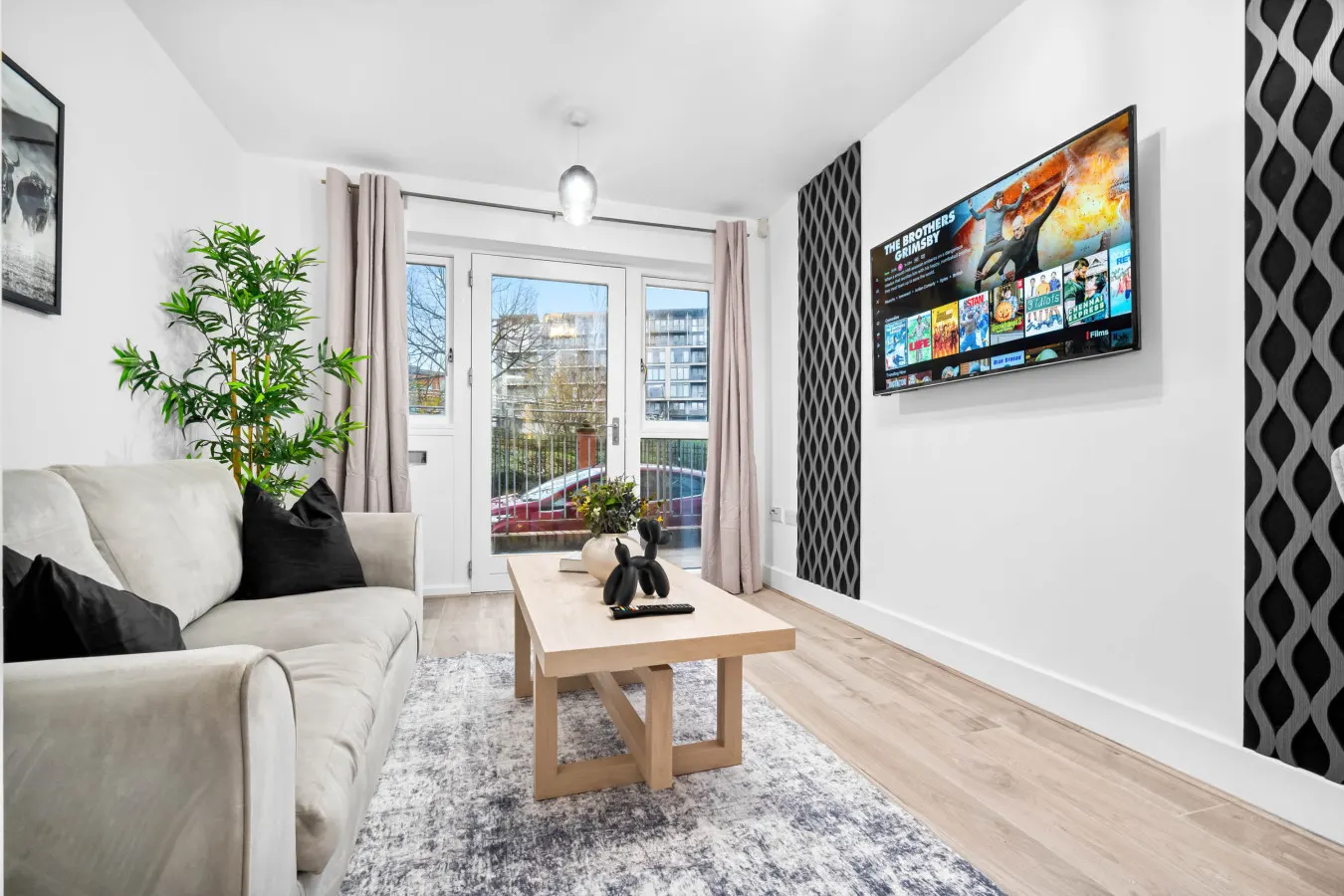 City Centre Apartment - Parking - Smart TV - WIFI 1