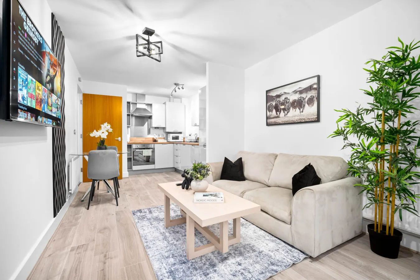 City Centre Apartment - Parking - Smart TV - WIFI 6