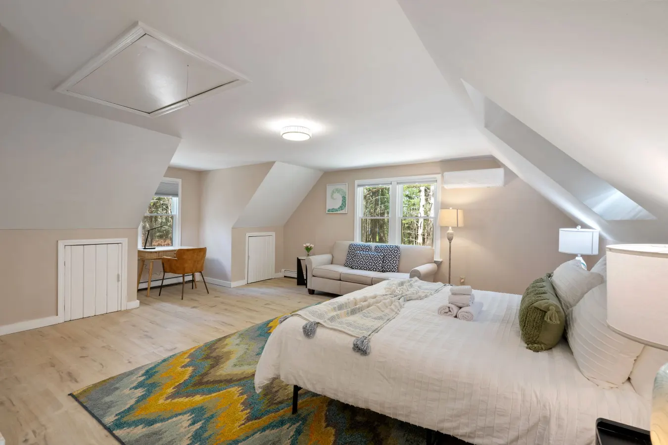 Stylish Riverfront Retreat in Wareham 12
