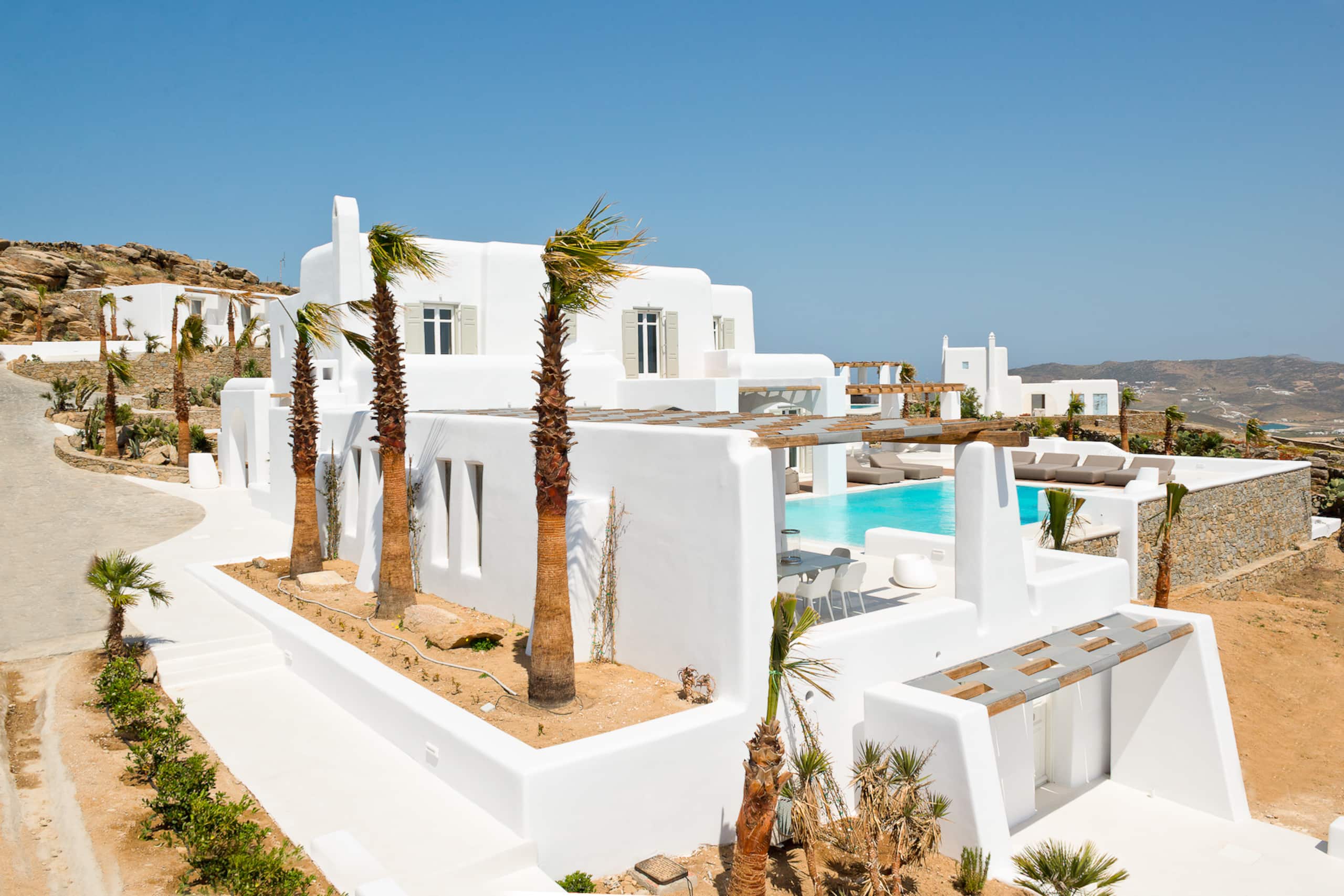 Spectacular Gated Estate • 10' to Chora • 3 Pools 6