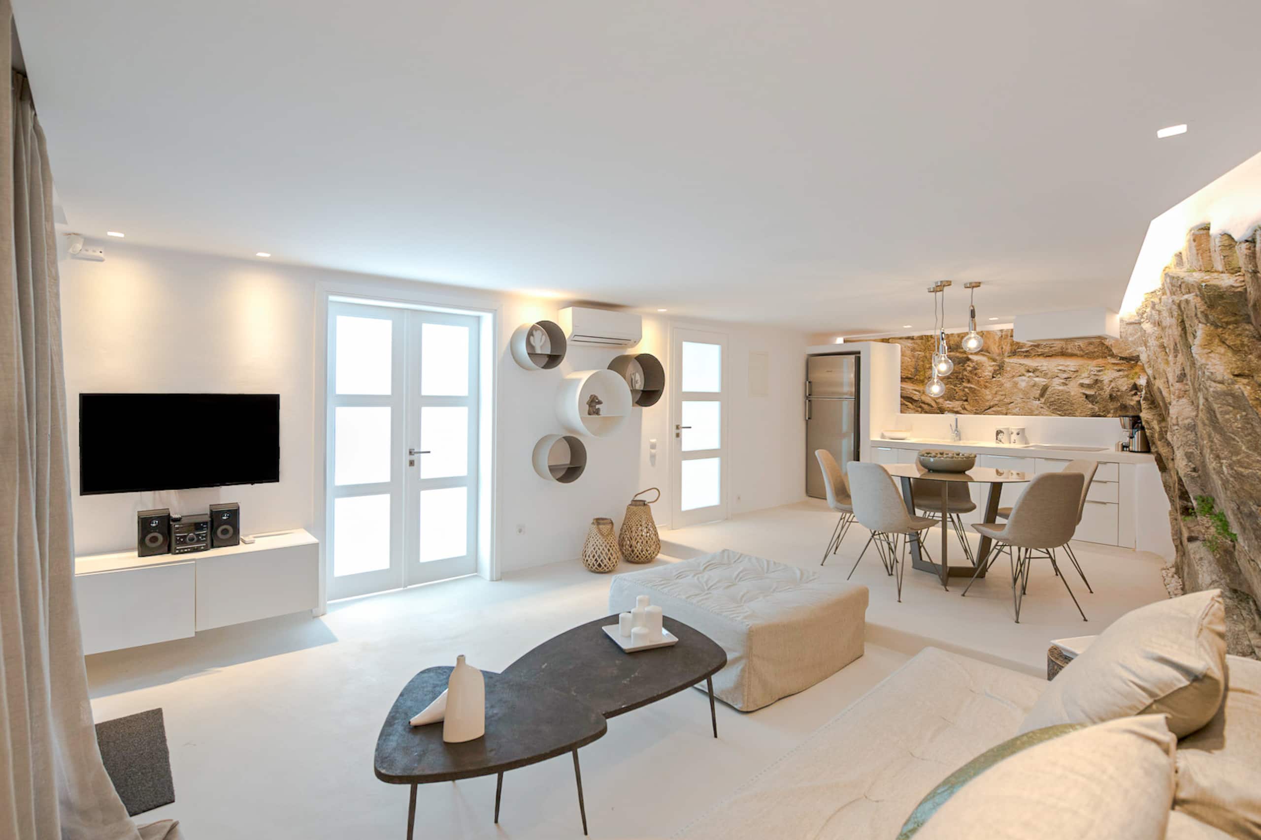 Spectacular Gated Estate • 10' to Chora • 3 Pools 28