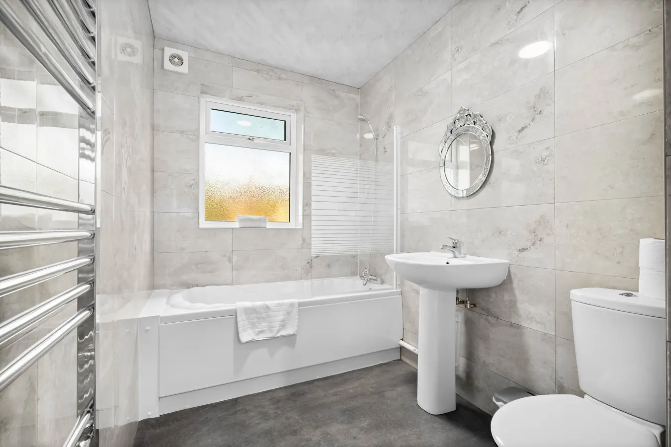 Stylish 3 Bedroom House - Garden - Parking 6