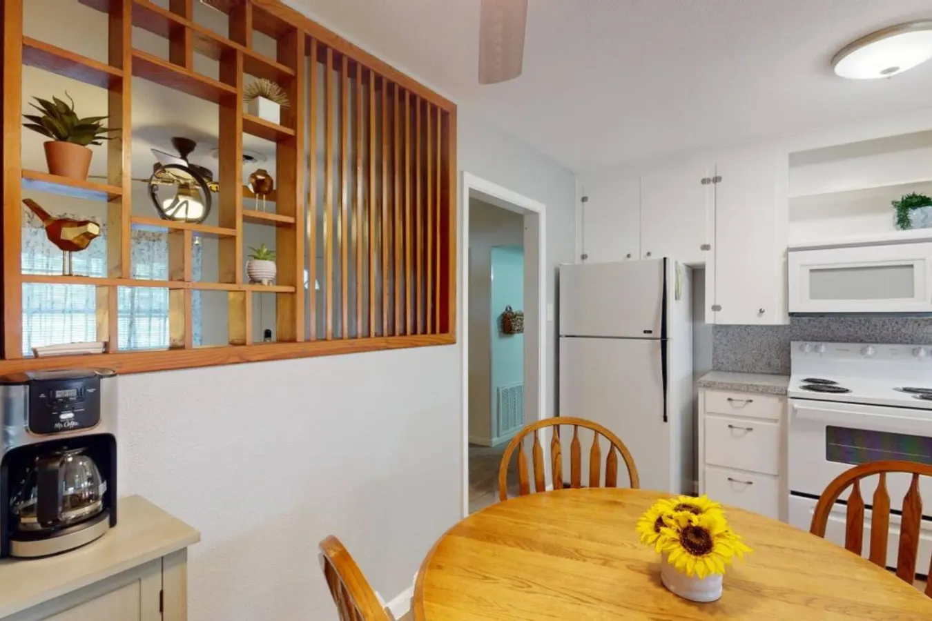 Bluebonnet Bungalow Downtown Navasota 12
