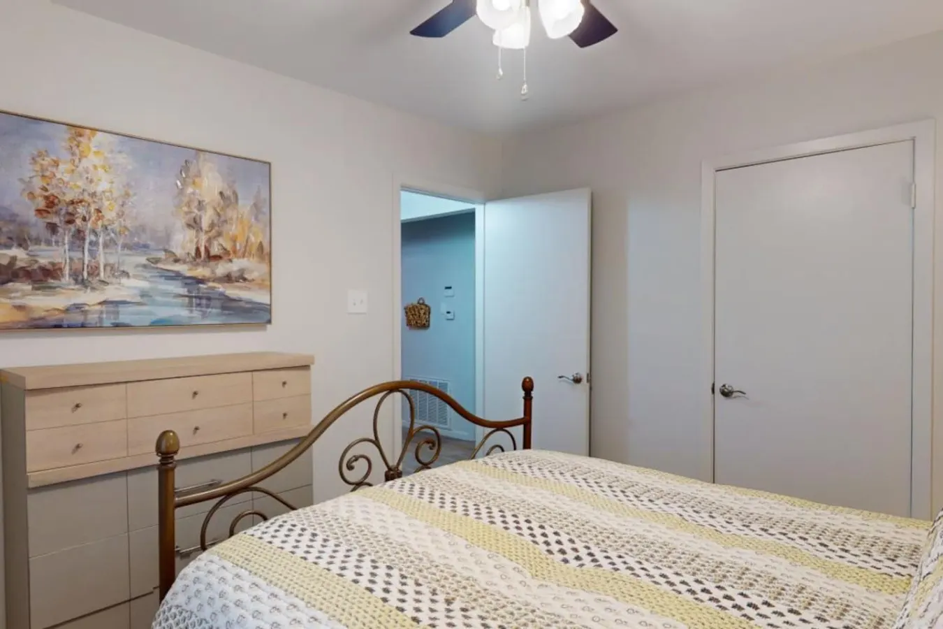 Bluebonnet Bungalow Downtown Navasota 20