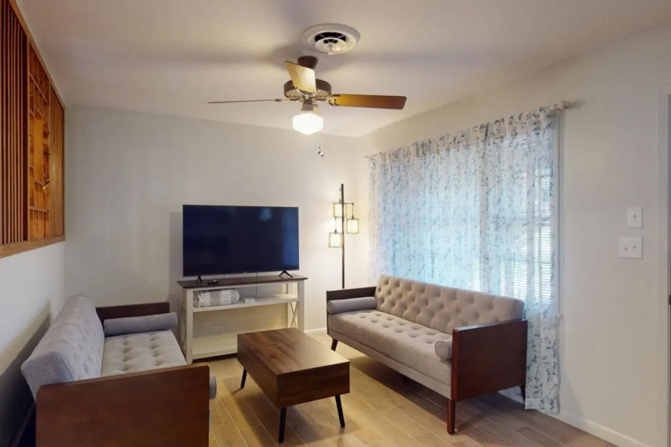 Bluebonnet Bungalow Downtown Navasota 6