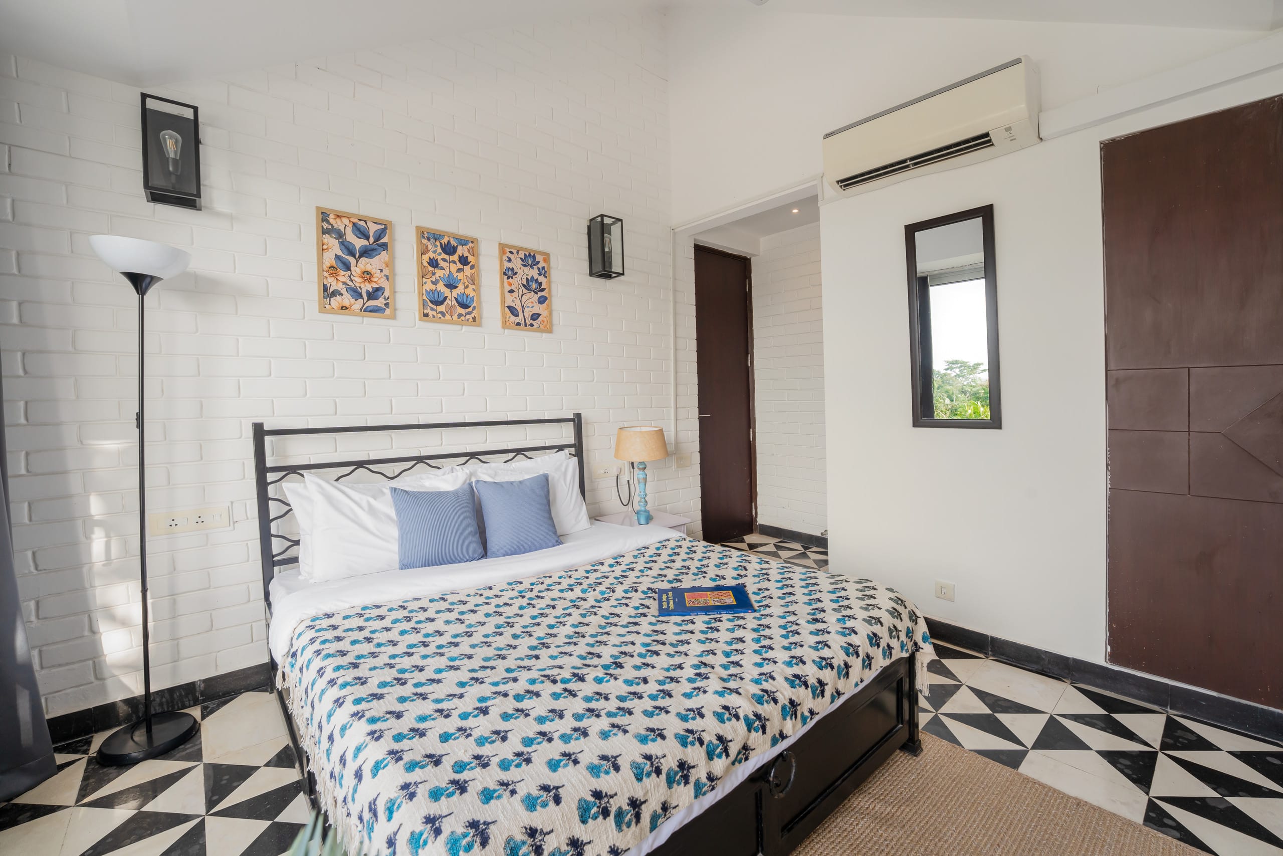 Lush 2BHK | Pool | Reis Magos 37