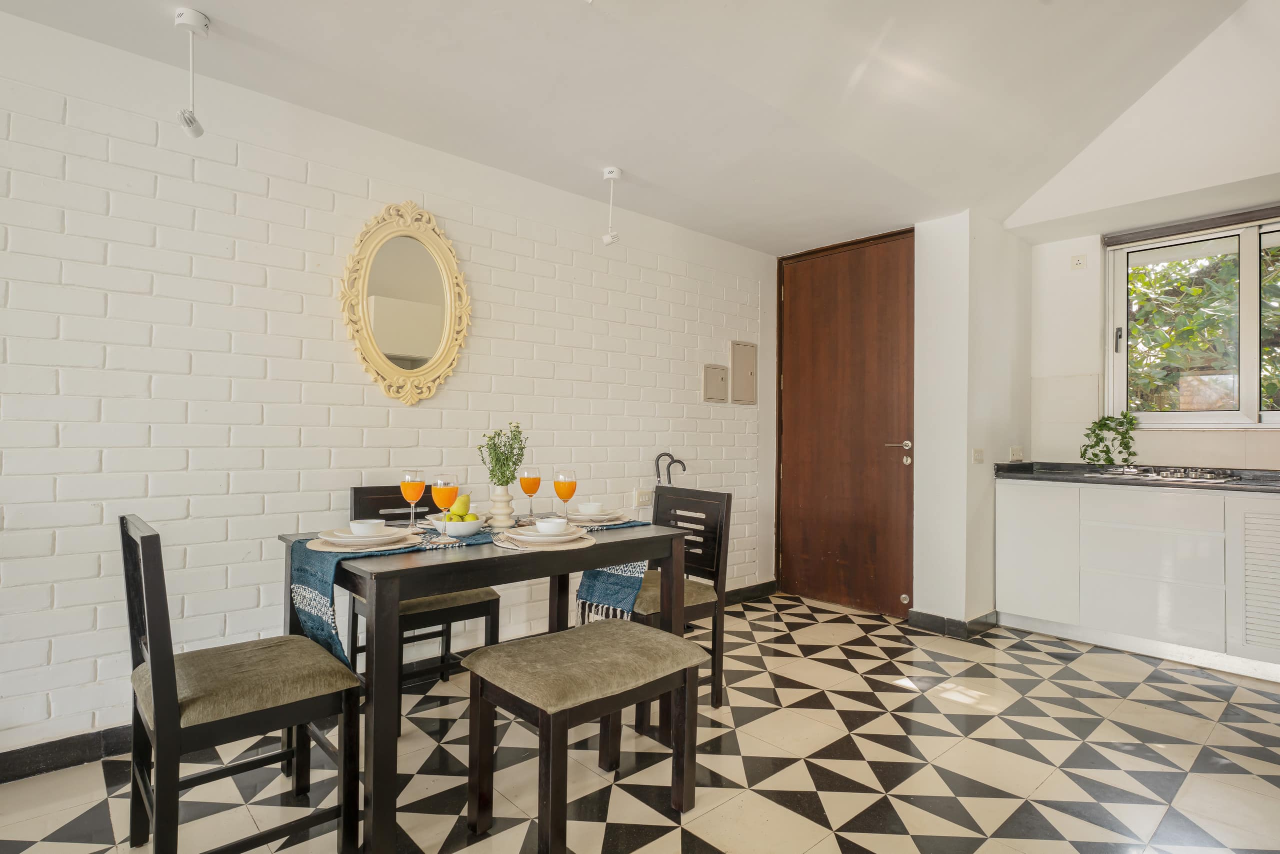Lush 2BHK | Pool | Reis Magos 24