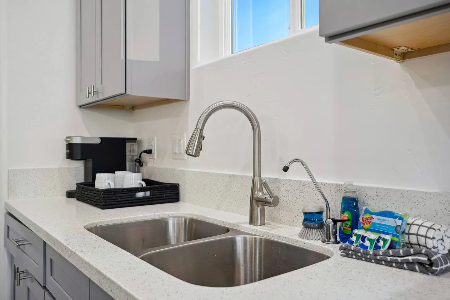 New-build 2bd 2ba Sleeps 10 Water Views 18