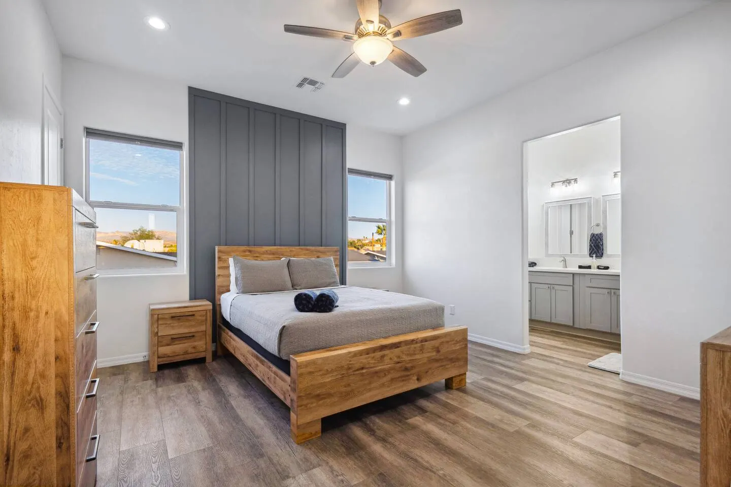 New-build 2bd 2ba Sleeps 10 Water Views 20