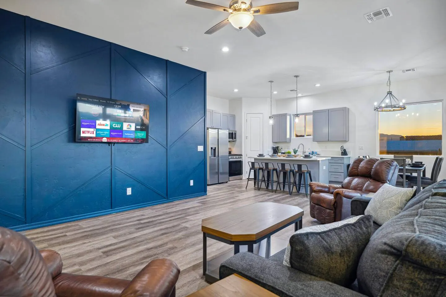 New-build 2bd 2ba Sleeps 10 Water Views 7