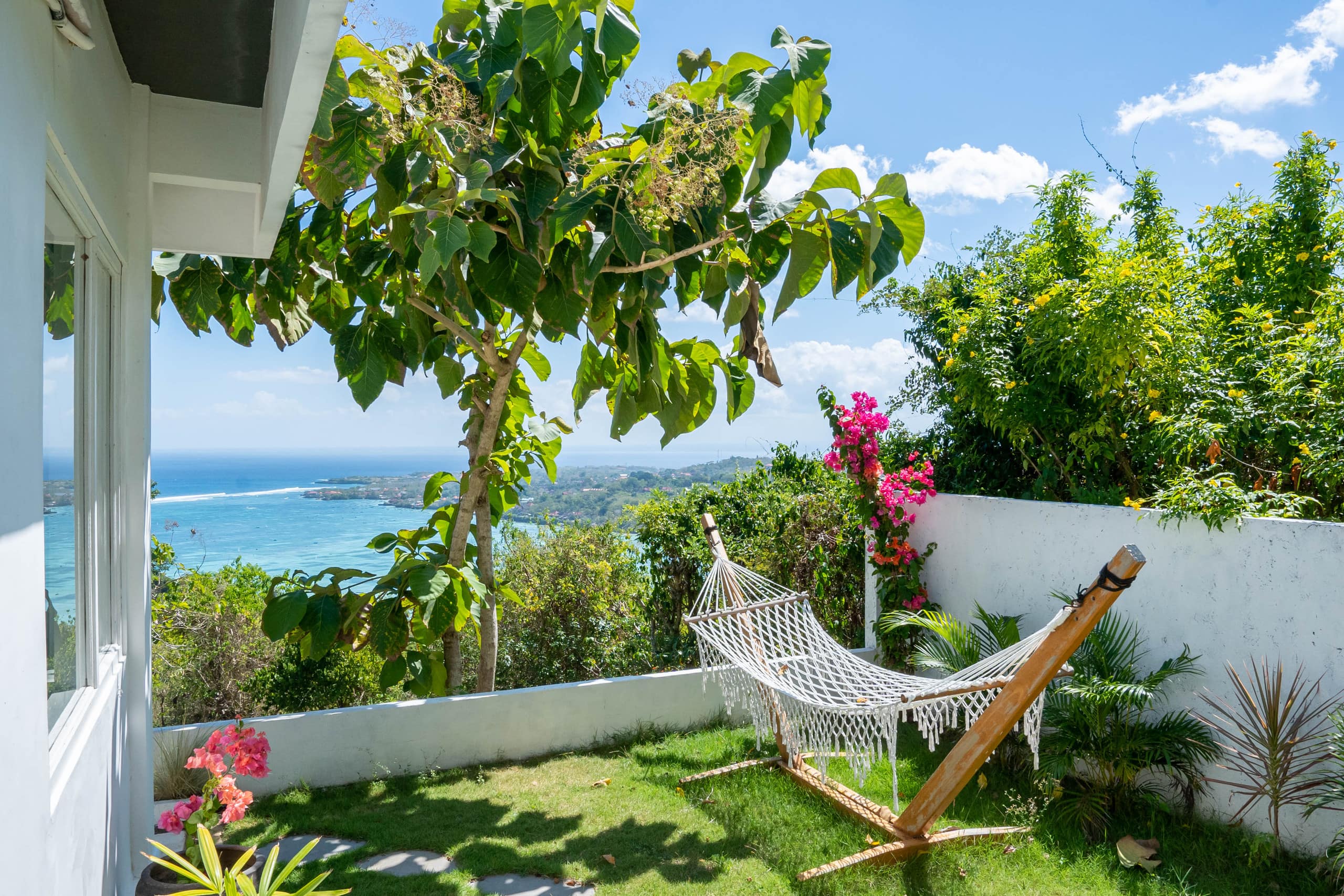 Clifftop villa with Ocean, volcanos & lagoon Views — photo 4