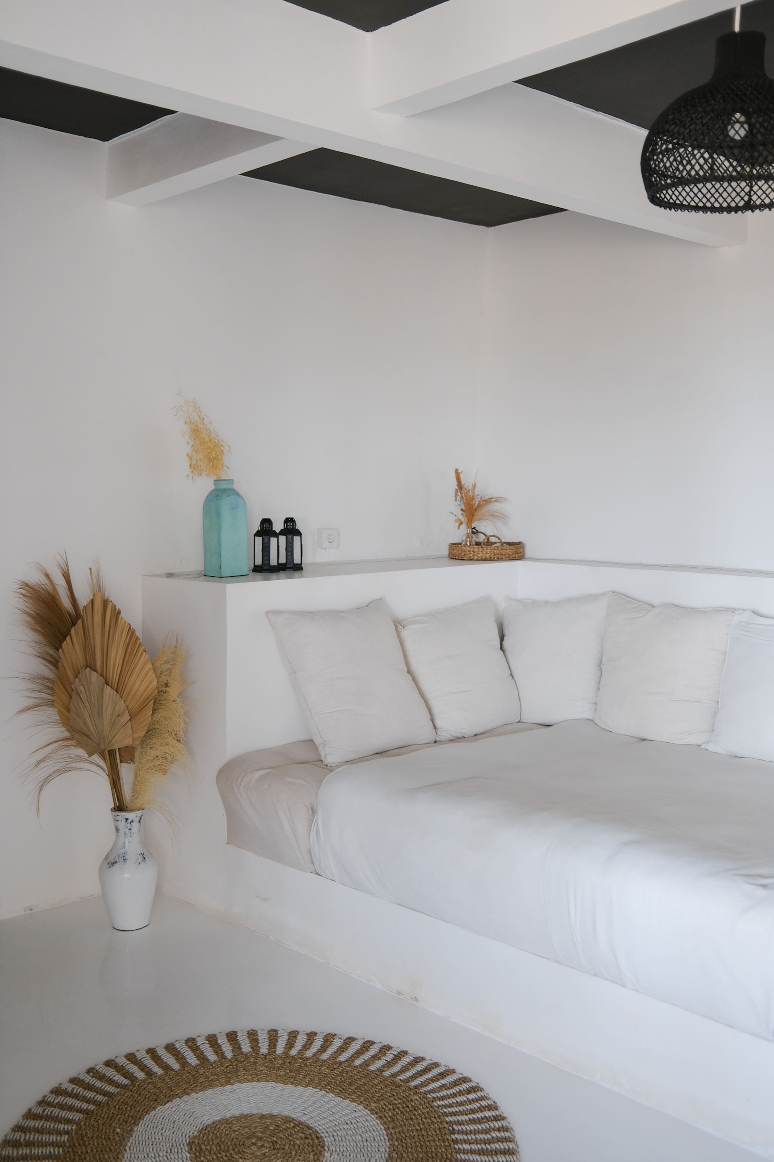 Clifftop villa with Ocean, volcanos & lagoon Views 29