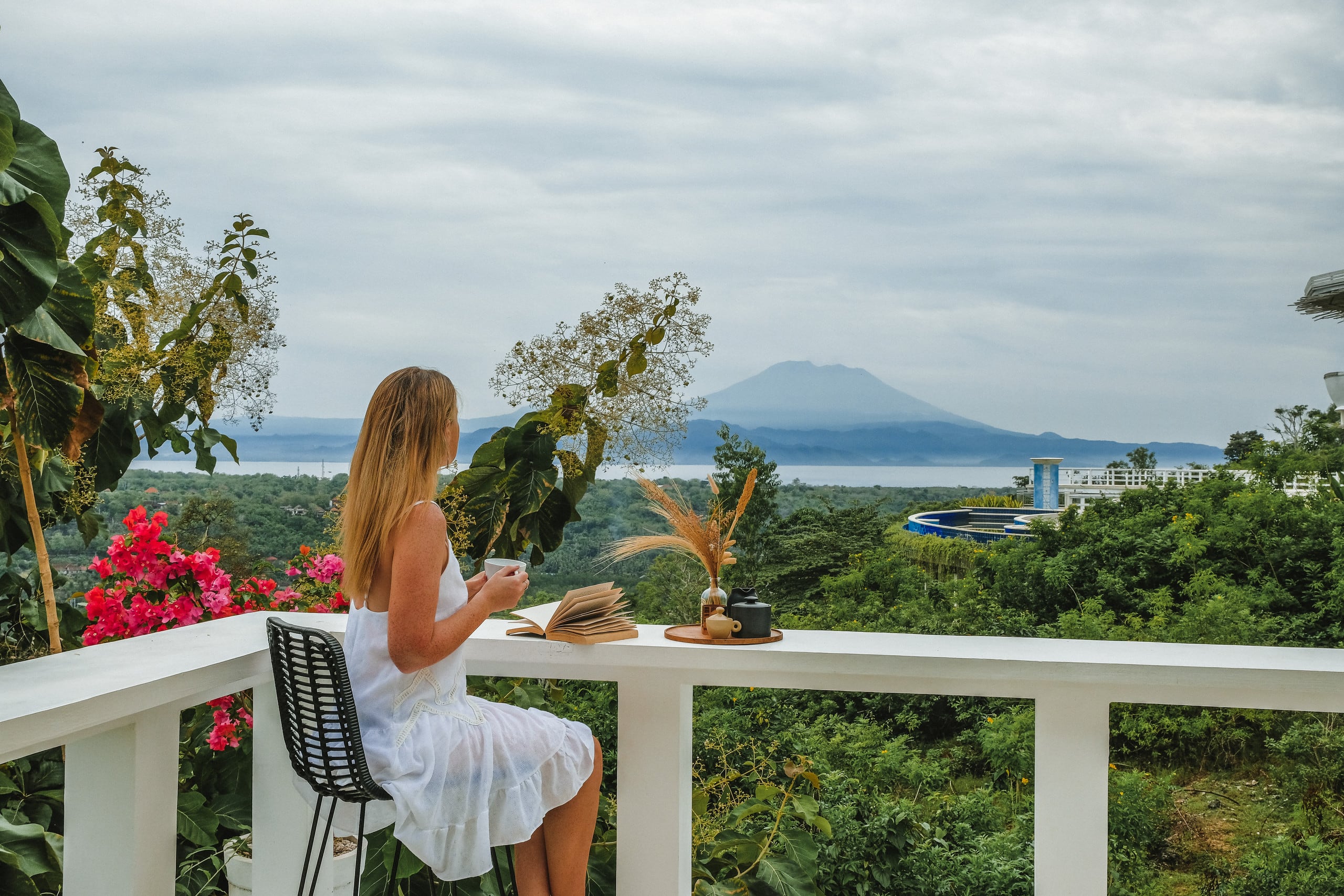 Clifftop villa with Ocean, volcanos & lagoon Views 18