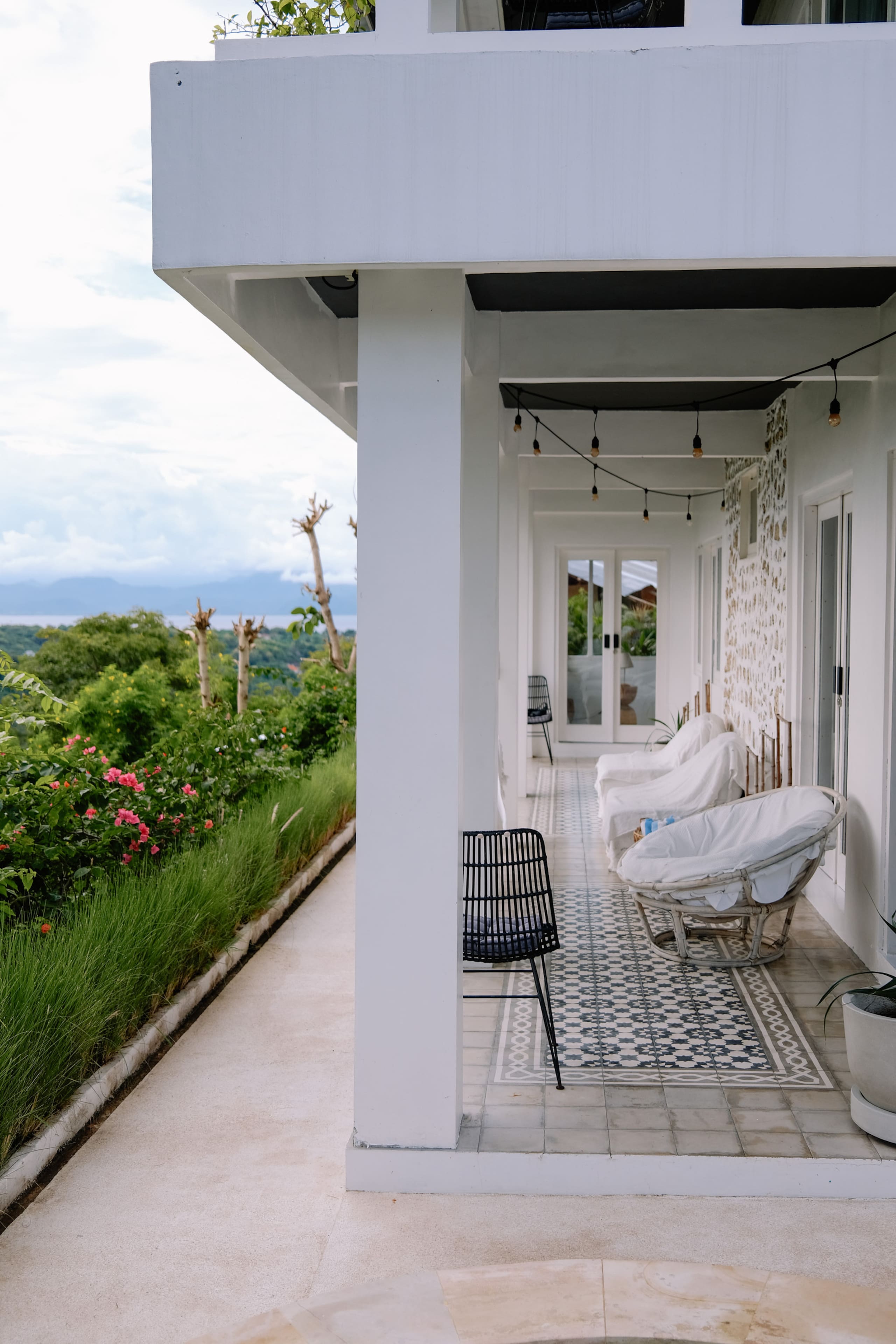 Clifftop villa with Ocean, volcanos & lagoon Views 27