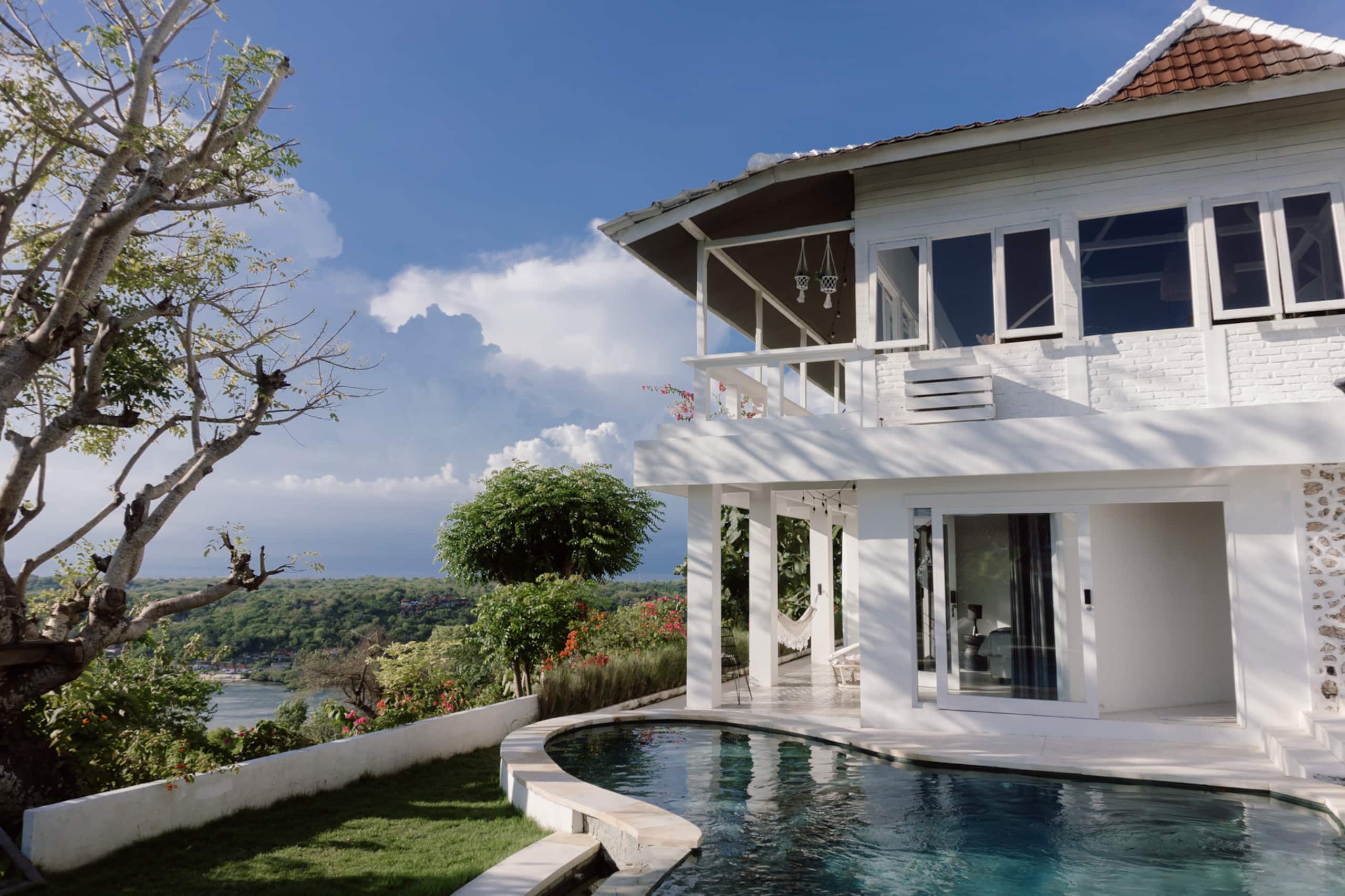 Clifftop villa with Ocean, volcanos & lagoon Views 12