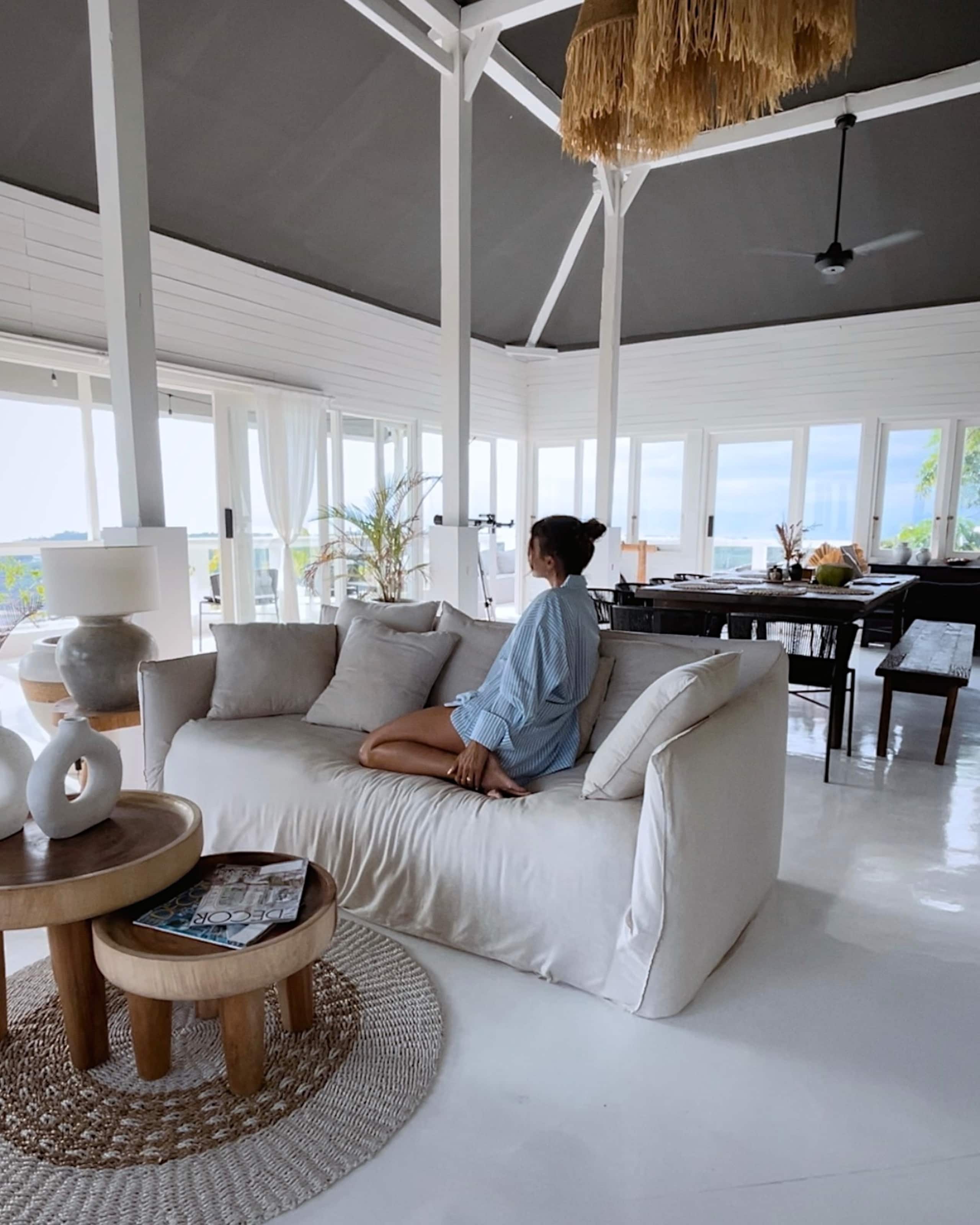 Clifftop villa with Ocean, volcanos & lagoon Views 8