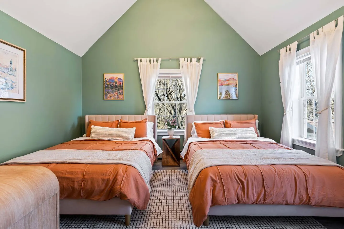 20 Min 2 Portland | Deck, Grill & Firepit | DogsOK — photo 4