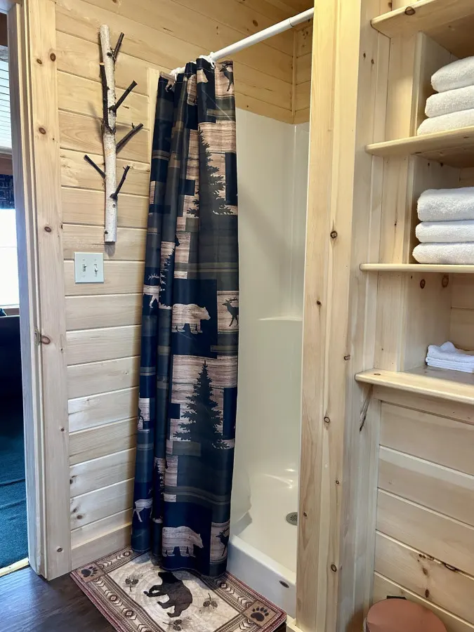 Blue Bear Cabin 15