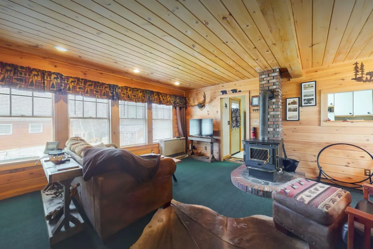 Blue Bear Cabin 7