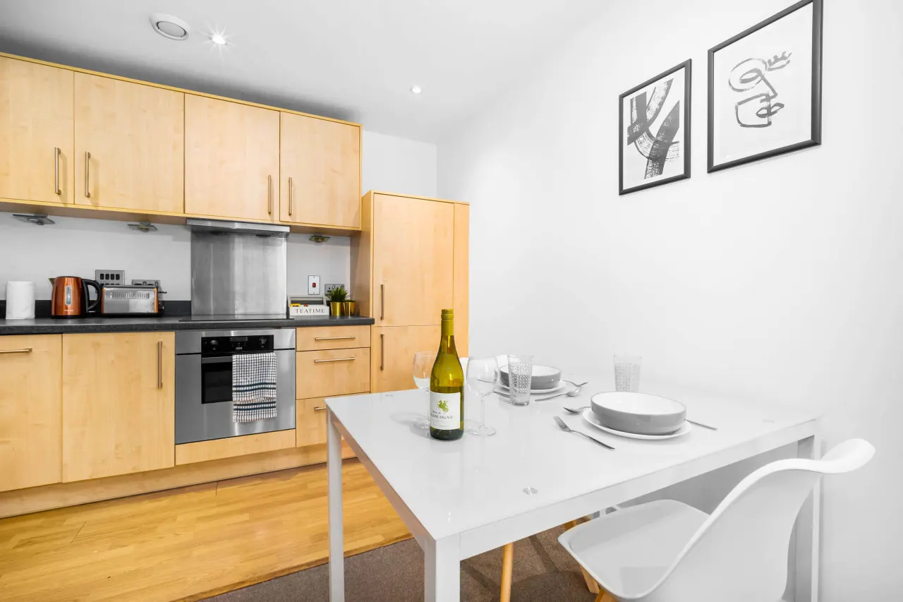 Cutlass Suite - Close to Broad Street - Netflix - Parking Long Stays 11