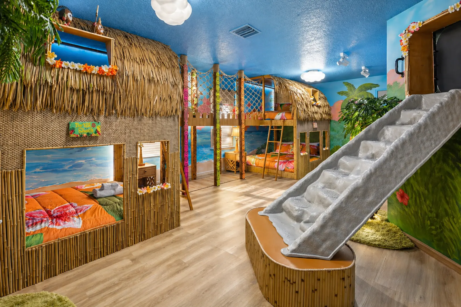 Mario Loft+Slide Sleeps 26 Disney & Epic Free Pool 3