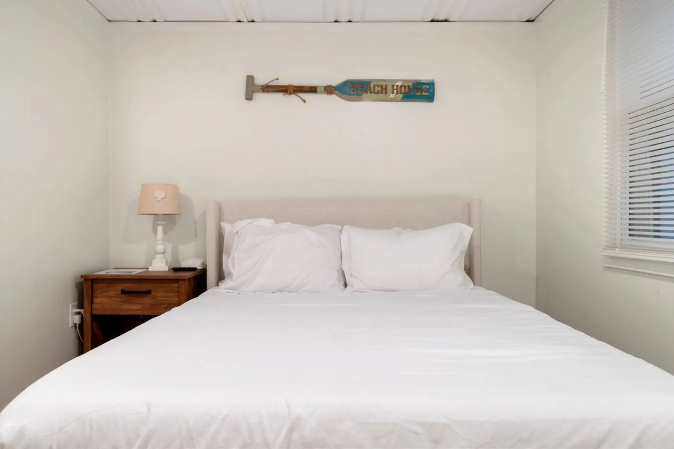 Cozy Beach Studio, Queen Bed | The Beachside Co. #6 — photo 4