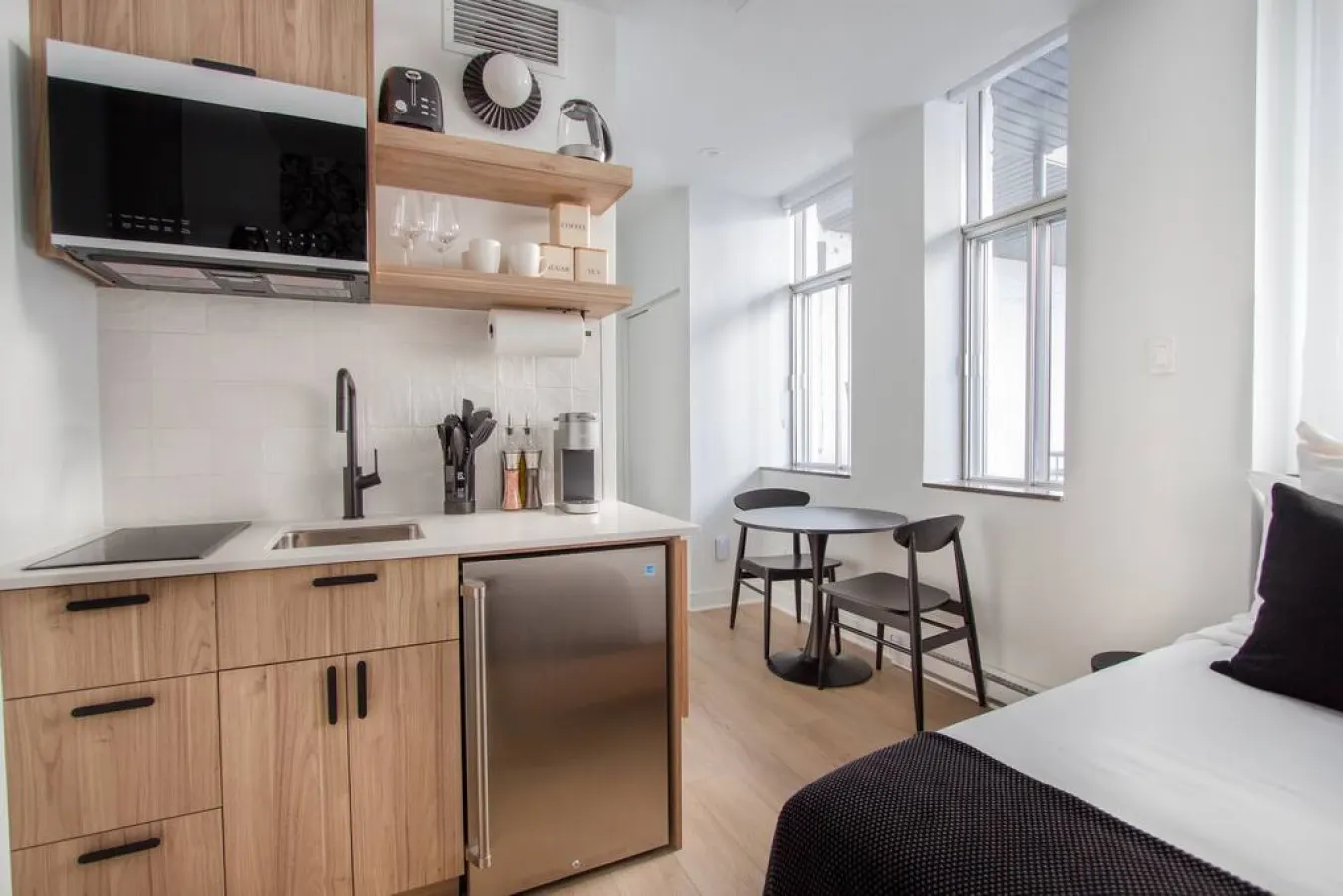 Studio9/Plateau/St-Denis/Terraces/SelfCheck-In/AC 12