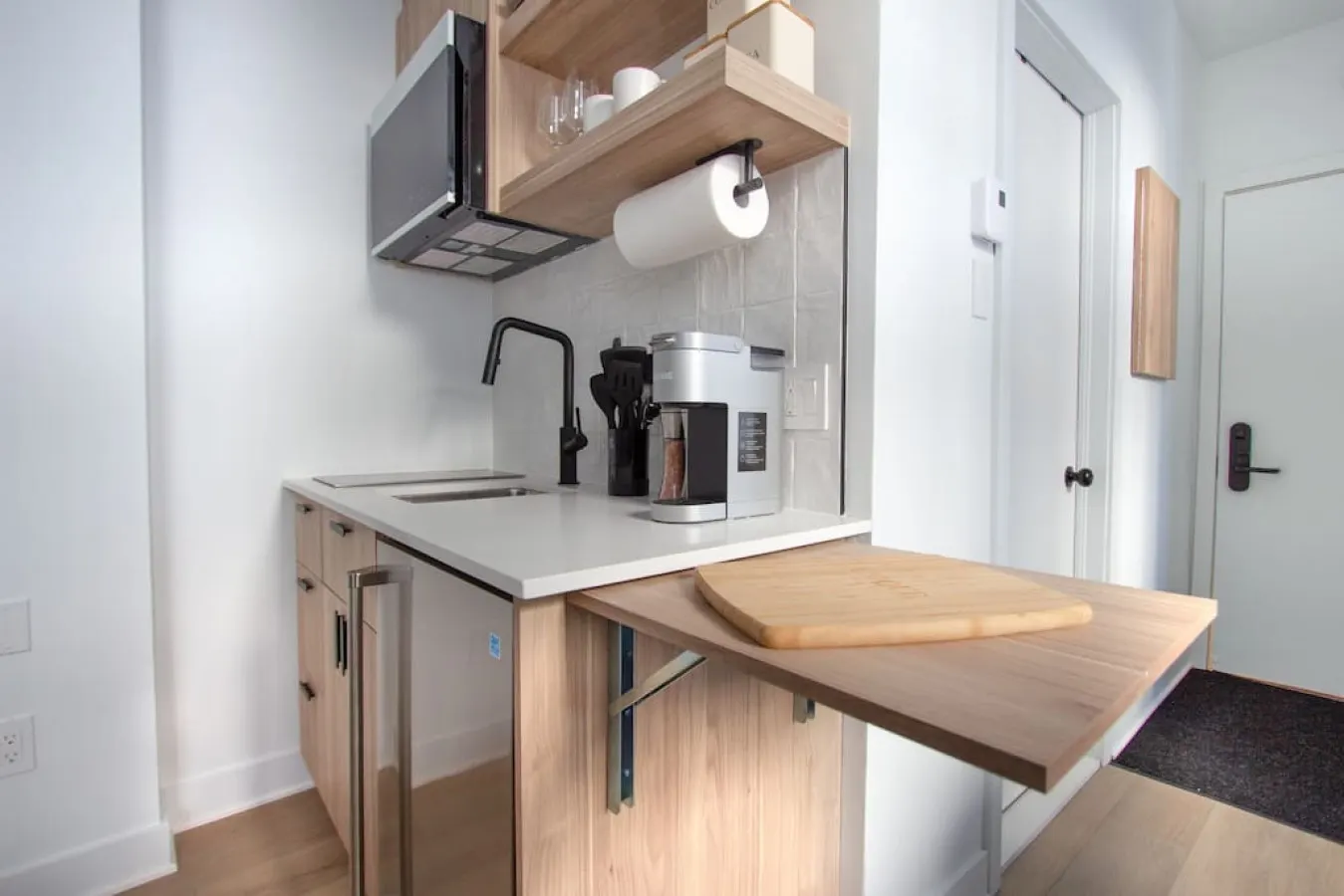 Studio9/Plateau/St-Denis/Terraces/SelfCheck-In/AC 13