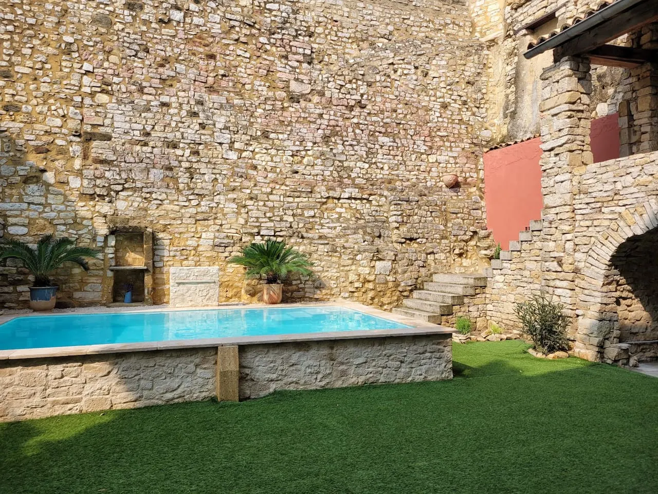 Charmante maison de village paisible avec piscine 12