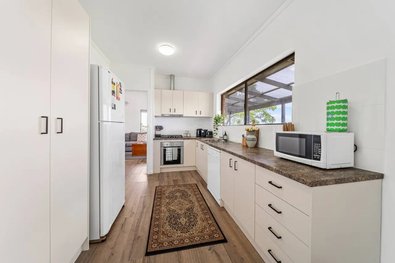 Willunga House - A Scenic Wine Region Stay 17
