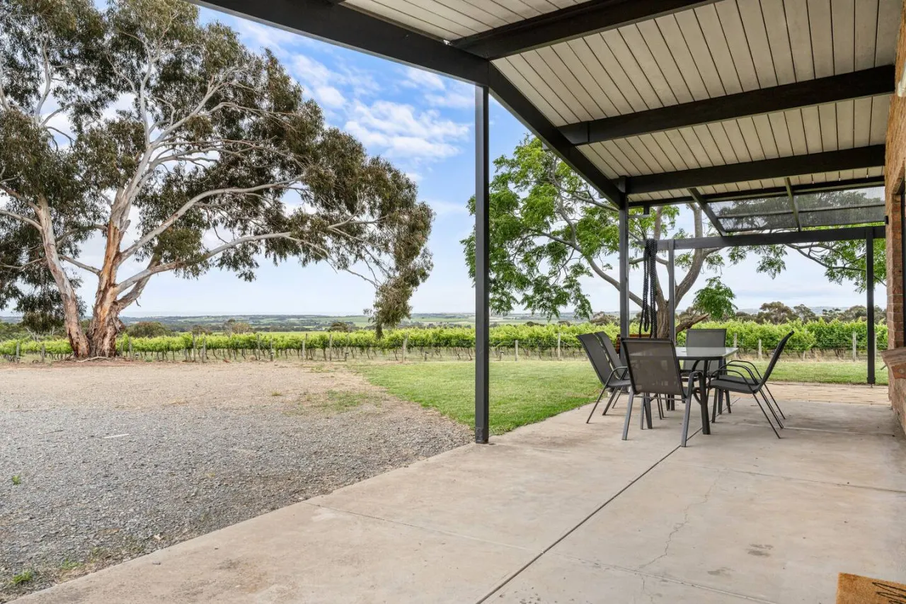 Willunga House - A Scenic Wine Region Stay 19