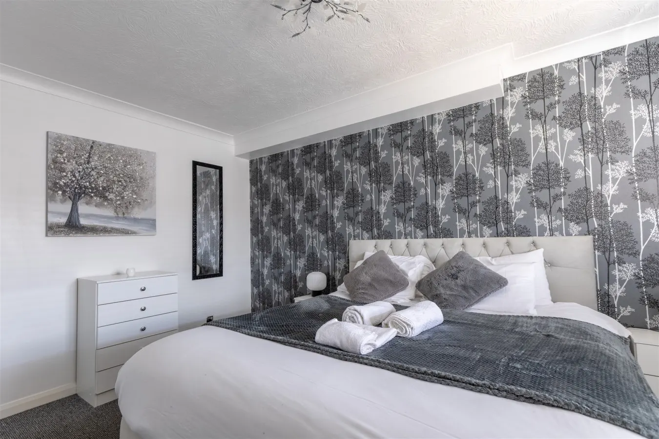 Hullidays》'Old School' Penthouse Trinity Square — photo 2