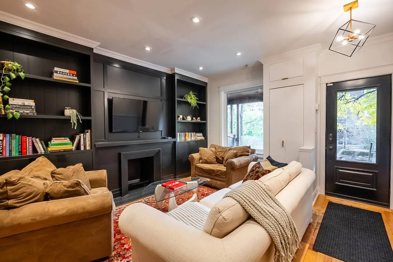 Designer 2BR Home Office & Deck Wychwood Area 1