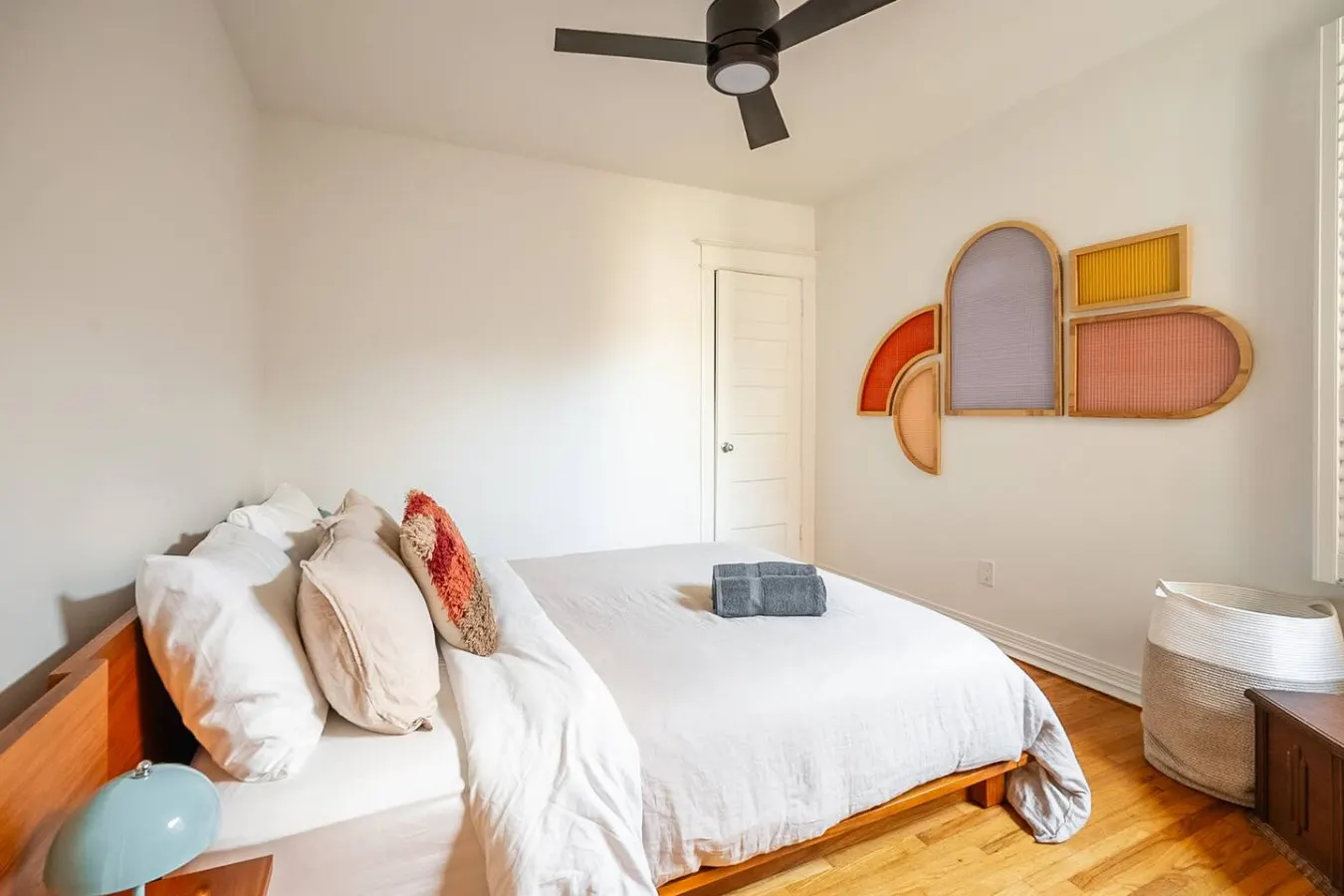 Designer 2BR Home Office & Deck Wychwood Area 16