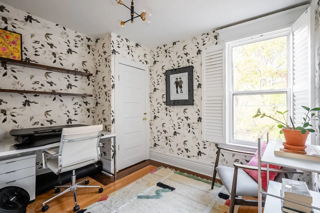 Designer 2BR Home Office & Deck Wychwood Area 3