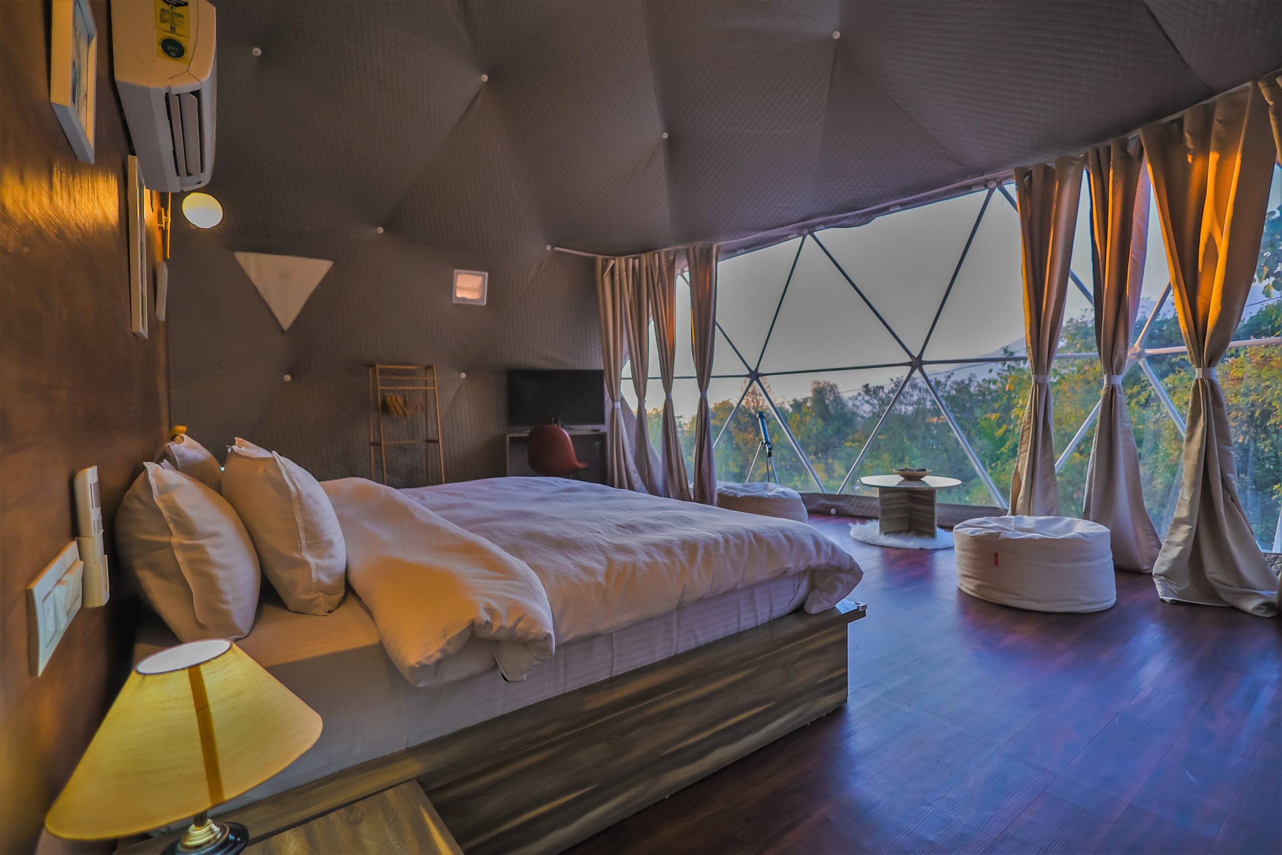 North Wind 57 Room No. 3 8